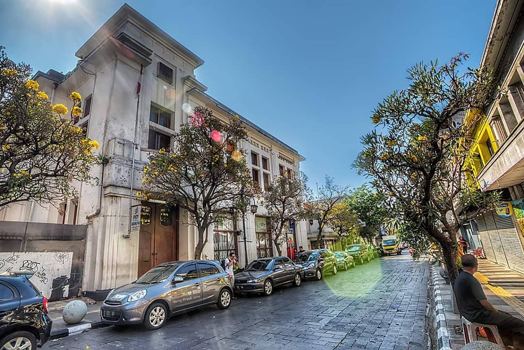 Depan Gedung PGN Jalan Braga