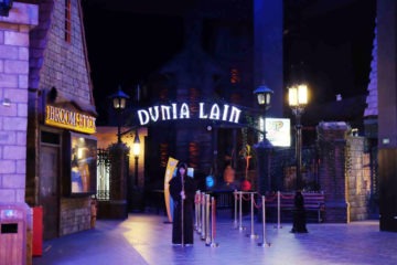 Dunia Lain Trans Studio Bandung