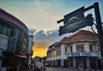 Memutar Waktu di Jalan Braga, 700 Meter yang Tak Ada Habisnya