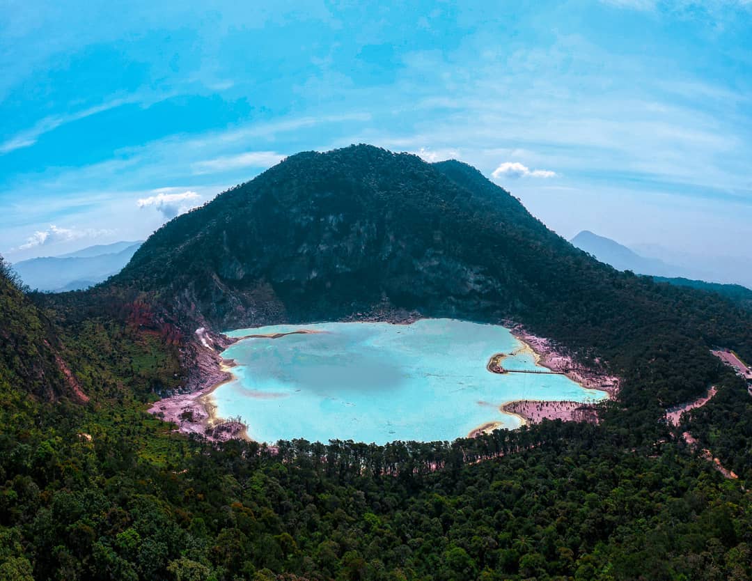 Kawah Putih Ciwidey, Danau Vulkanik Nan Romantis