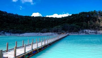 Menikmati Panorama Kawah Putih